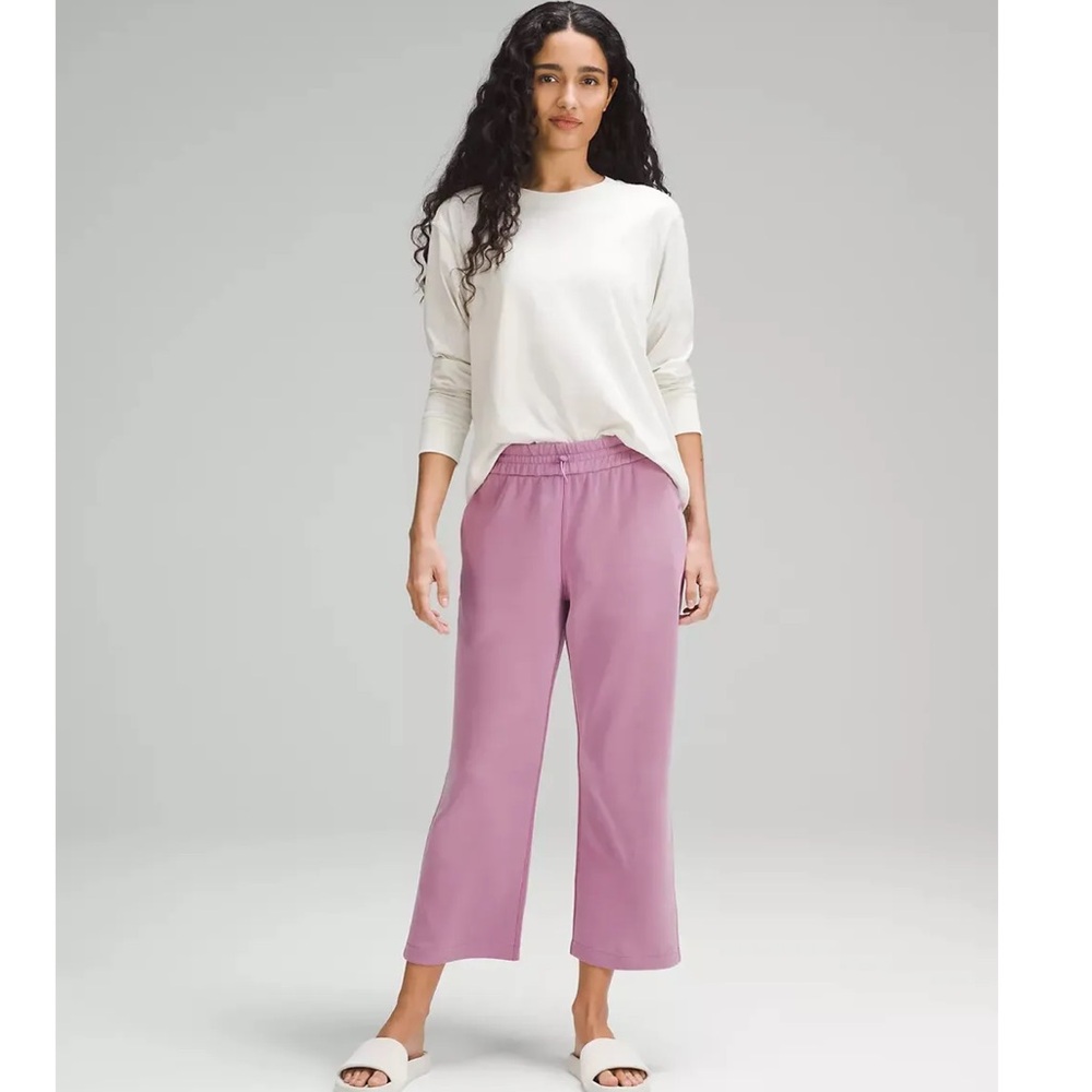 Lululemon Softstreme HR Straight Leg Crop Pants